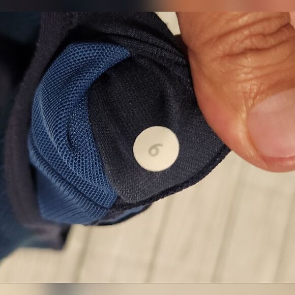 Lululemon Athletica Surplice Mesh Tank Top in Blue Size 6 - Picture 4 of 9